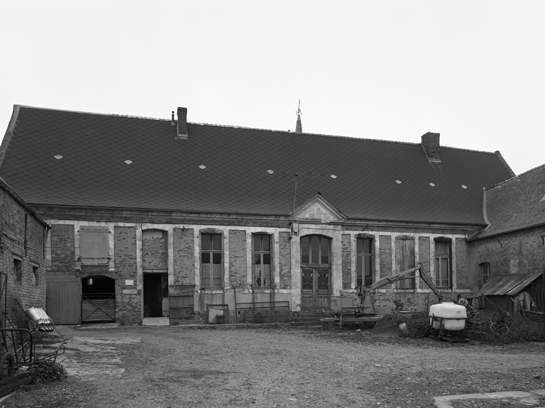 Ancien prieuré-cure de chanoines de Prémontré, église paroissiale Saint-Pierre et Saint-Paul de Dorengt