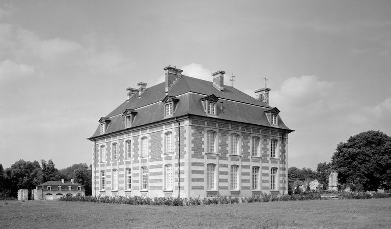 Ancienne abbaye de chartreux Saint-Louis dite Abbaye du Mont Renaud (détuite), puis château