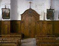 Ensemble des deux vantaux de la porte occidentale et du lambris de revêtement de la nef et des collatéraux