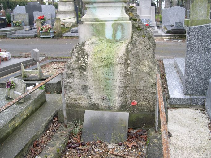 Monument funéraire d'Adrien Fauga