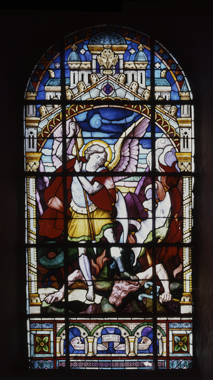 Deux verrières (vitrail tableau) : saint Michel terrassant le démon, Jeanne d'Arc au sacre du roi Charles VII (baies 1 et 2)