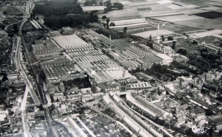 Filature de jute Saint Frères, puis Boussac Saint Frères à Saint-Ouen, devenue corderie, puis usine de fibres artificielles et synthétiques Peaudouce, puis Trioplanex