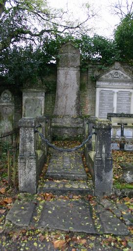 Tombeau (stèle funéraire) des familles Carette-Sézille et Odasse-Carette