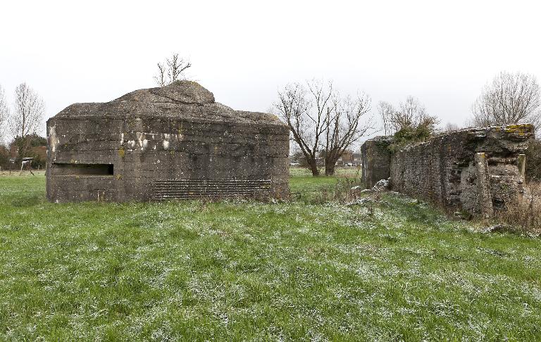 Ensemble de 2 casemates 193