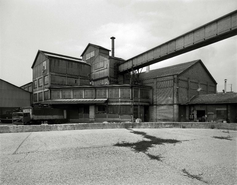 Sucrerie et distillerie, dites Cie sucrière de la Somme, puis Vuignier et Cie, puis Cie sucrière de la Somme, puis Ferdinand Beghin, puis Béghin et Cie, puis Vermandoise de sucreries, puis Sté Vermandoise Industrie