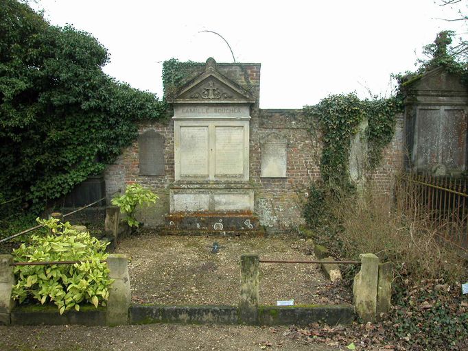 Les enclos funéraires du cimetière de la Madeleine