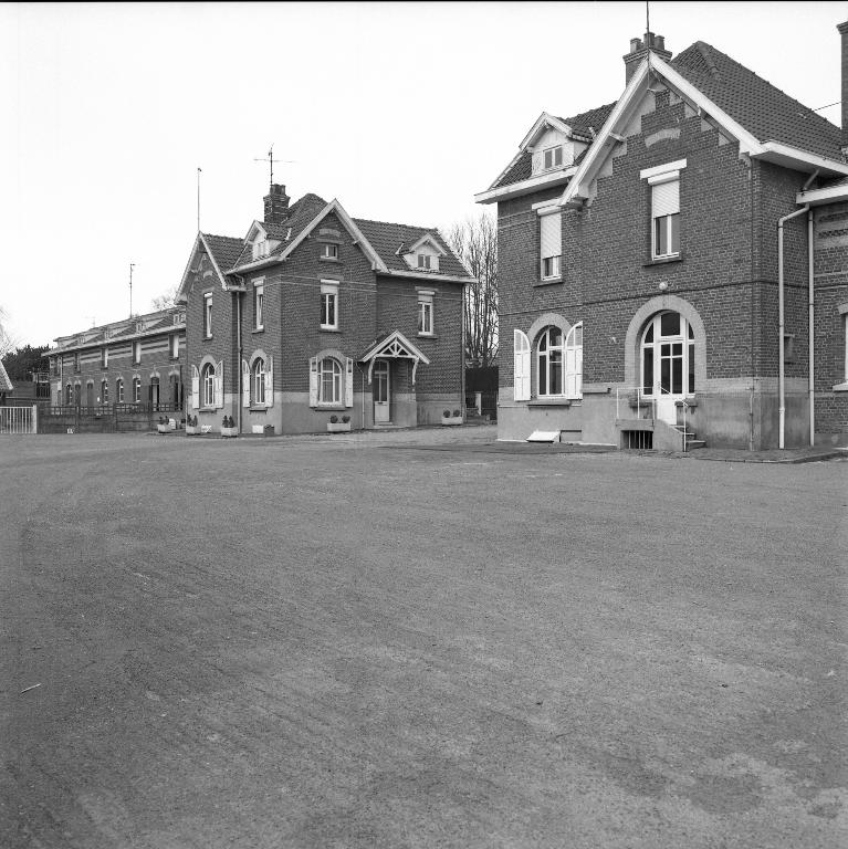Ancien asile d'aliénés, puis hôpital psychiatrique, puis centre hospitalier spécialisé (CHS), dit établissement public de santé mentale des Flandres
