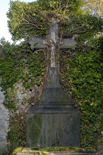 Tombeau (stèle funéraire) de la famille Gaudefroy-Manteau