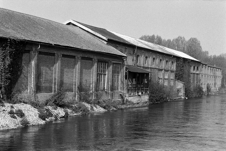 Ancien tissage de toiles et de velours, dit manufacture de velours Cosserat