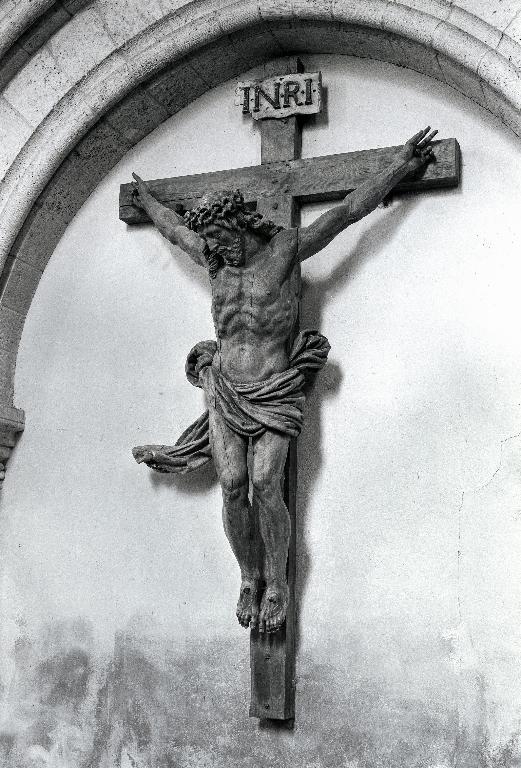 Croix : Christ en croix