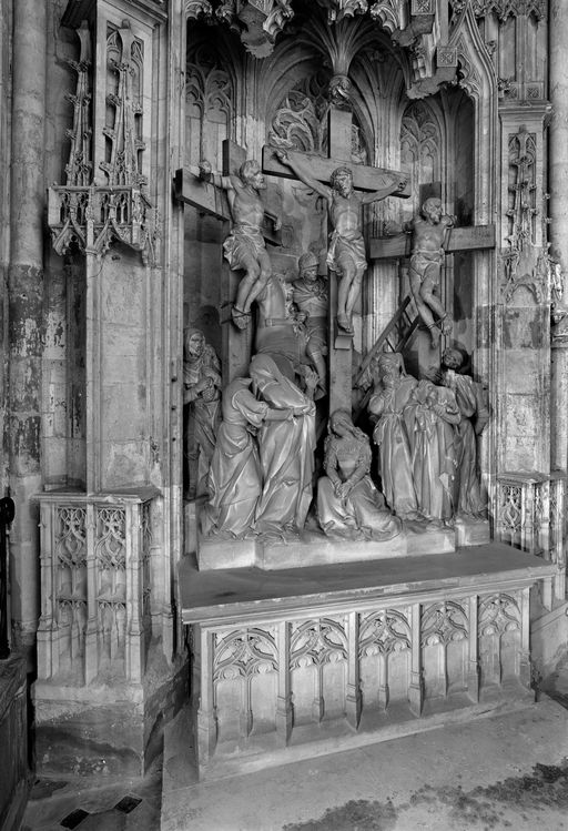 Niche et groupe sculpté : Crucifixion