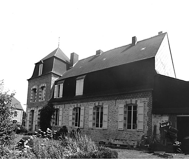 Ancien presbytère, école puis mairie d'Any-Martin-Rieux, actuellement maison