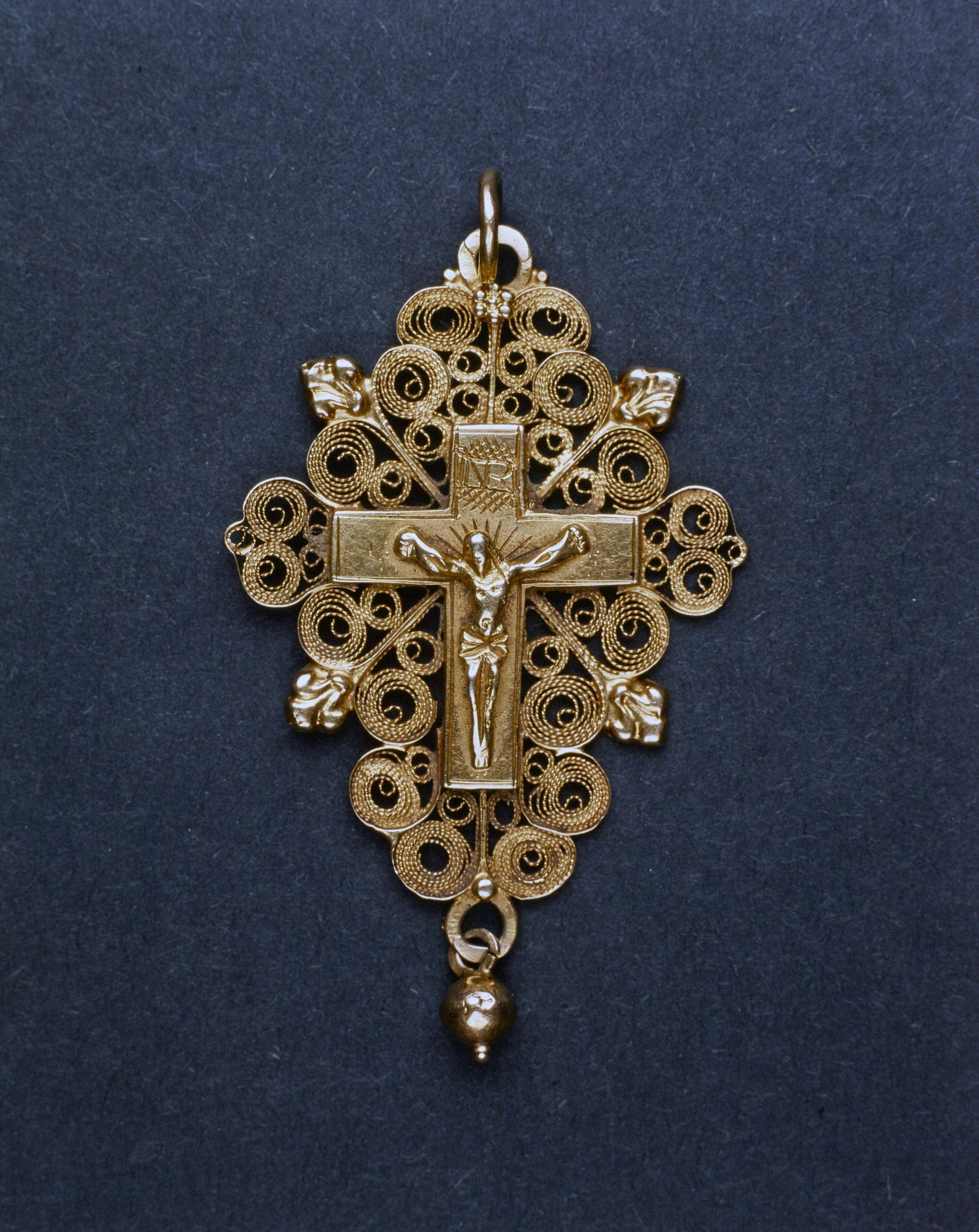 Bijou : croix boulonnaise