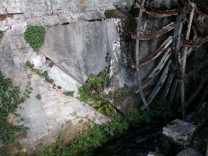 Ancien moulin à huile de Troissereux, dit moulin Cendret, devenu scierie Baudouin, puis Folliette