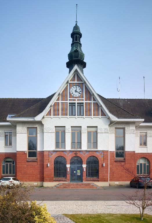 Ancien asile d'aliénés, puis hôpital psychiatrique, puis centre hospitalier spécialisé (CHS), dit établissement public de santé mentale des Flandres