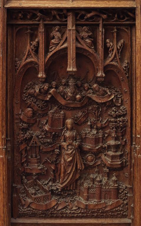 Stalle du chœur (décor en bas-relief d'une jouée) : la Vierge des litanies