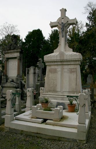 Tombeau (stèle funéraire) de la famille Moitié