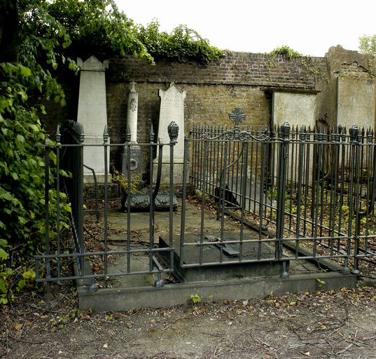 Enclos funéraire des familles Pointin et Dubosq