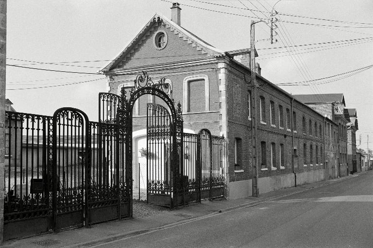 Ancienne fabrique de serrures Valéry Fournier, puis Valéry Fournier Fils, devenue Etablissements Durieux, puis usine de décolletage Adrien Riquier