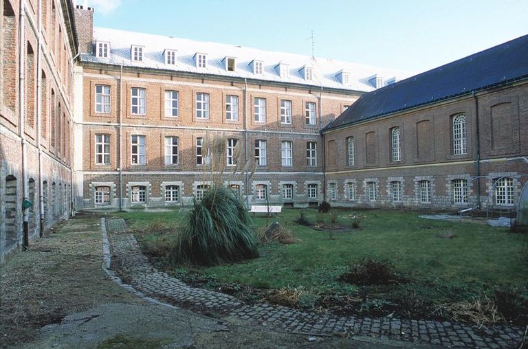 Ancien hôpital général, puis hospice de Douai (actuellement maison de retraite)