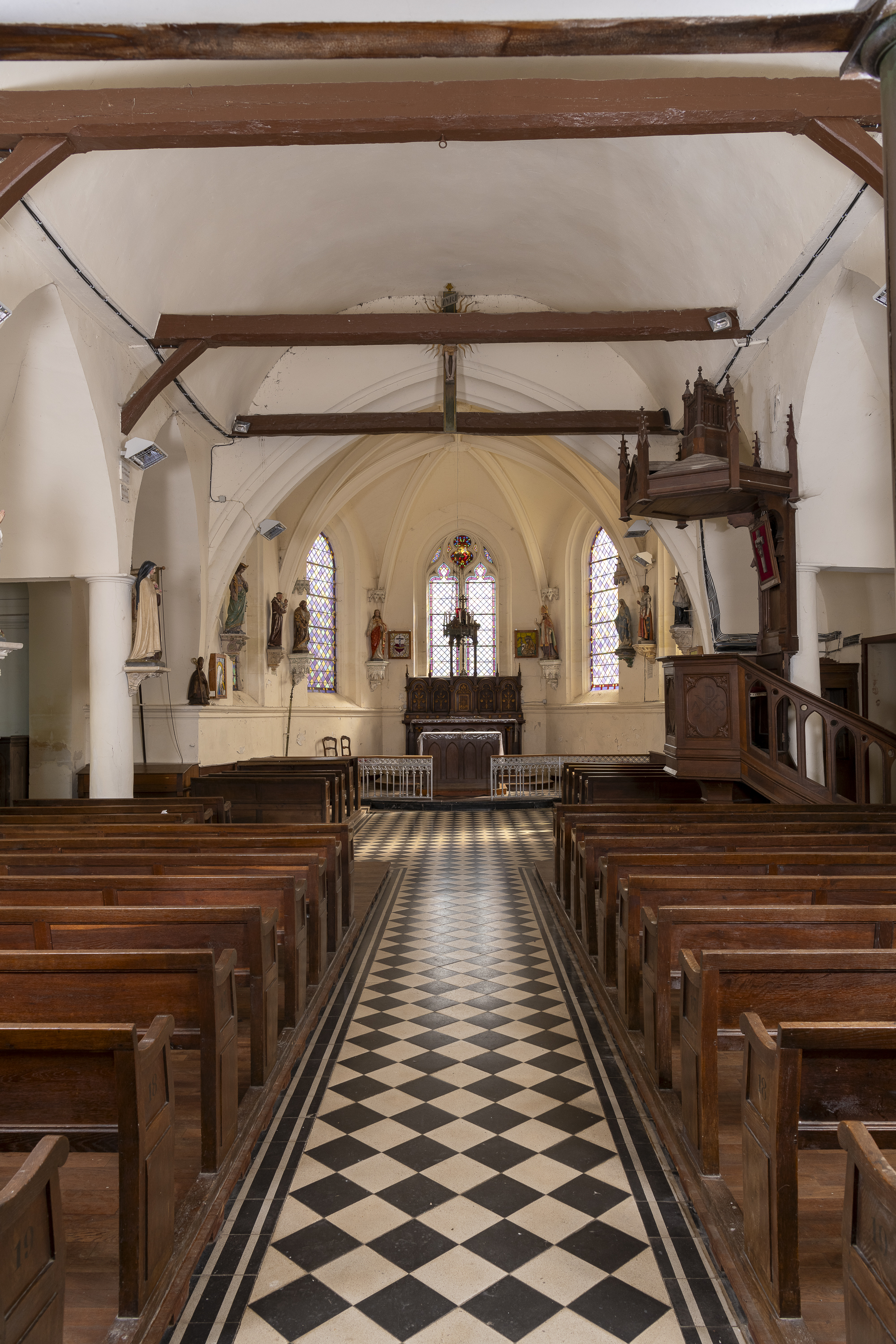 Église paroissiale Saint-Lucien