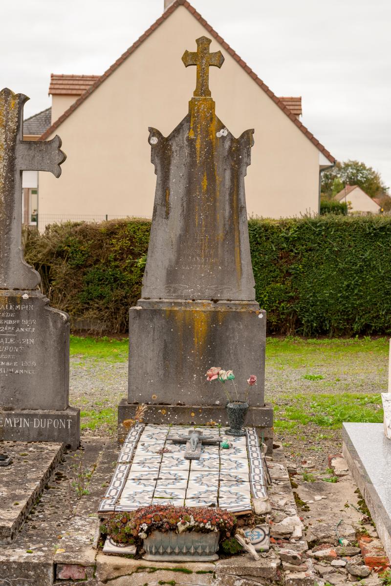 Cimetière communal d'Abbeville-Saint-Lucien