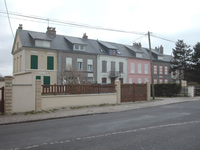 Ensemble de 6 maisons en série (dont Dernière Escale, La Padolie et Villa Yvonne)