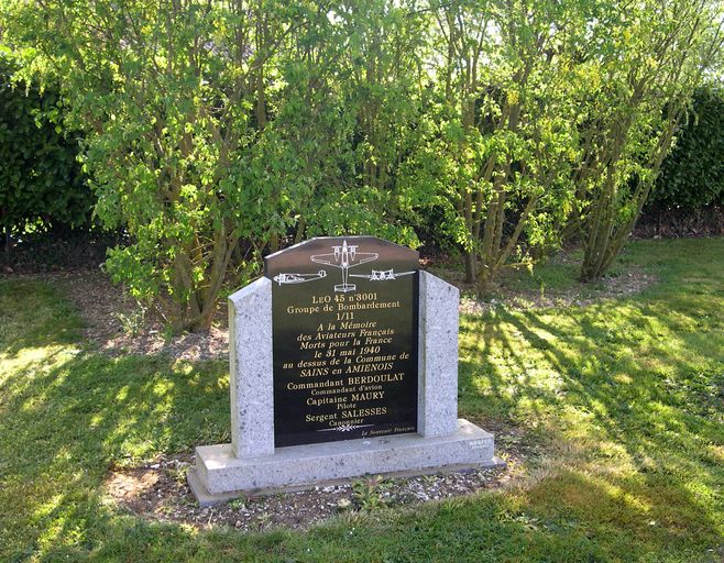 Cimetière communal de Sains-en-Amiénois