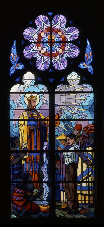 Verrière (vitrail tableau) de style Art déco : les peuples du monde en prière devant le Christ-Roi (baie 3)