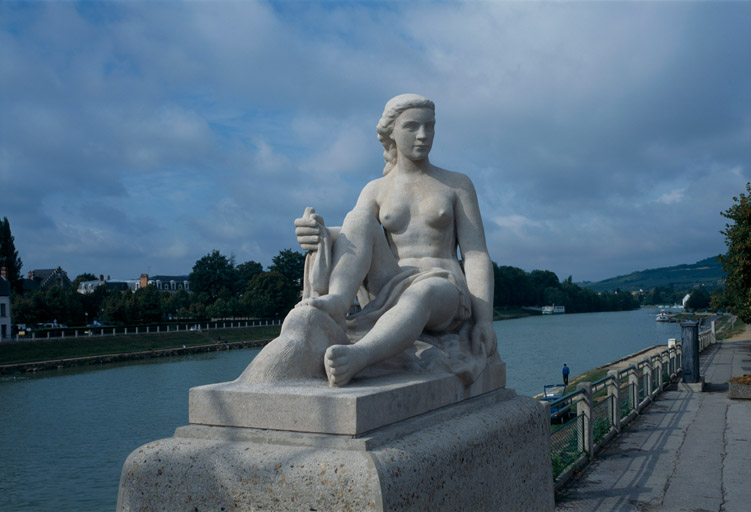 Paire de statues : Rivières