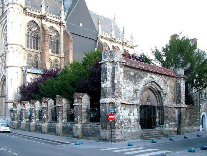 Clôture de l'enclos funéraire de la famille de Berny