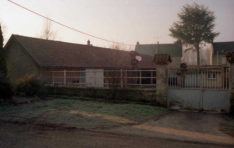 Mairie et école primaire de Bazoches-sur-Vesles