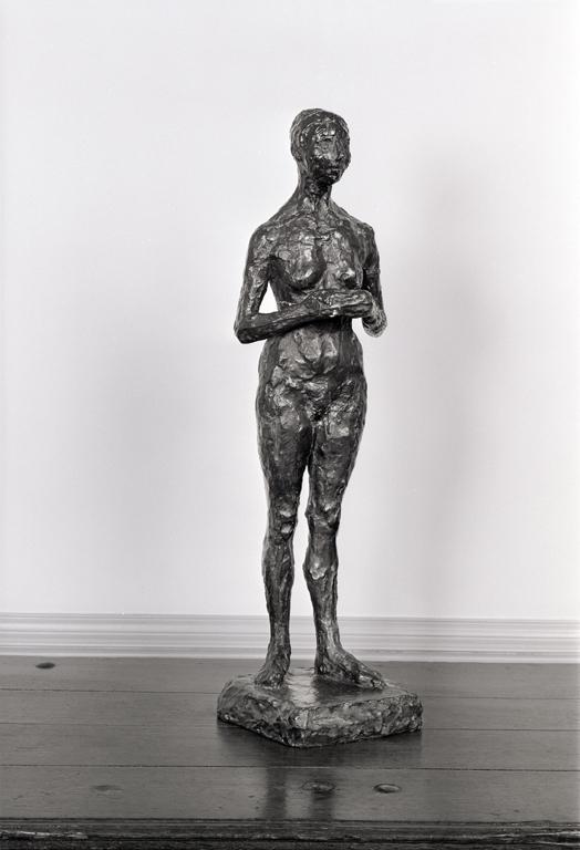 Statue (statuette) : Femme debout