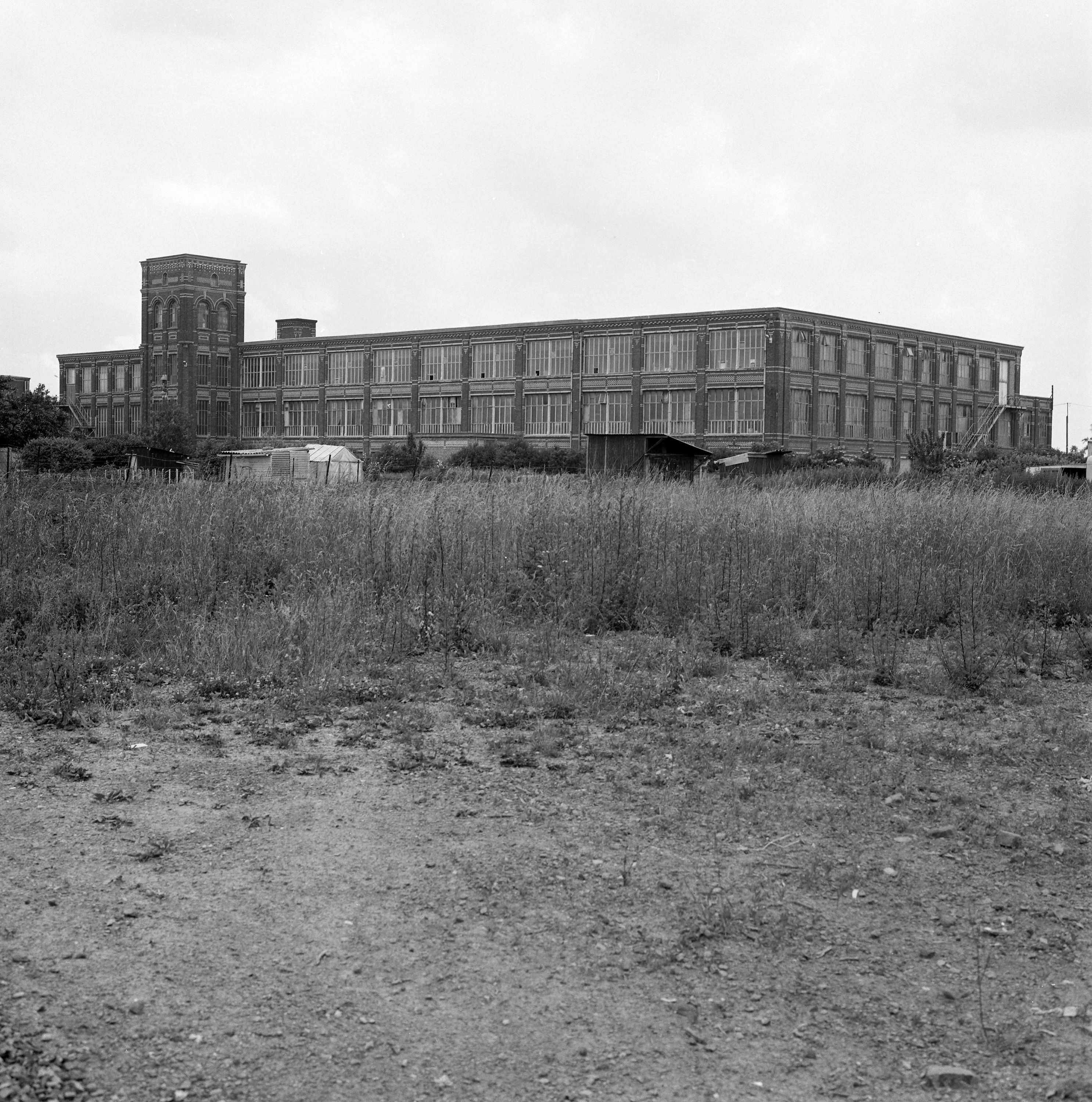 Filature (de coton) Hubert, Gaston & Daniel Dufour, puis tissage (usine de bâche) Dufour-Deren (détruit)
