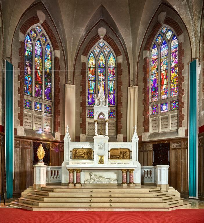 Maître-autel de l'église Saint-Nicolas de Bapaume
