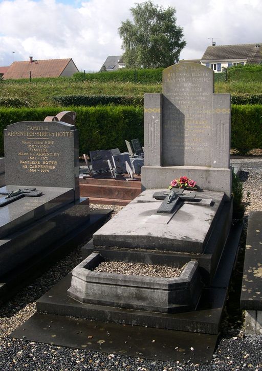 Cimetière communal de Poulainville