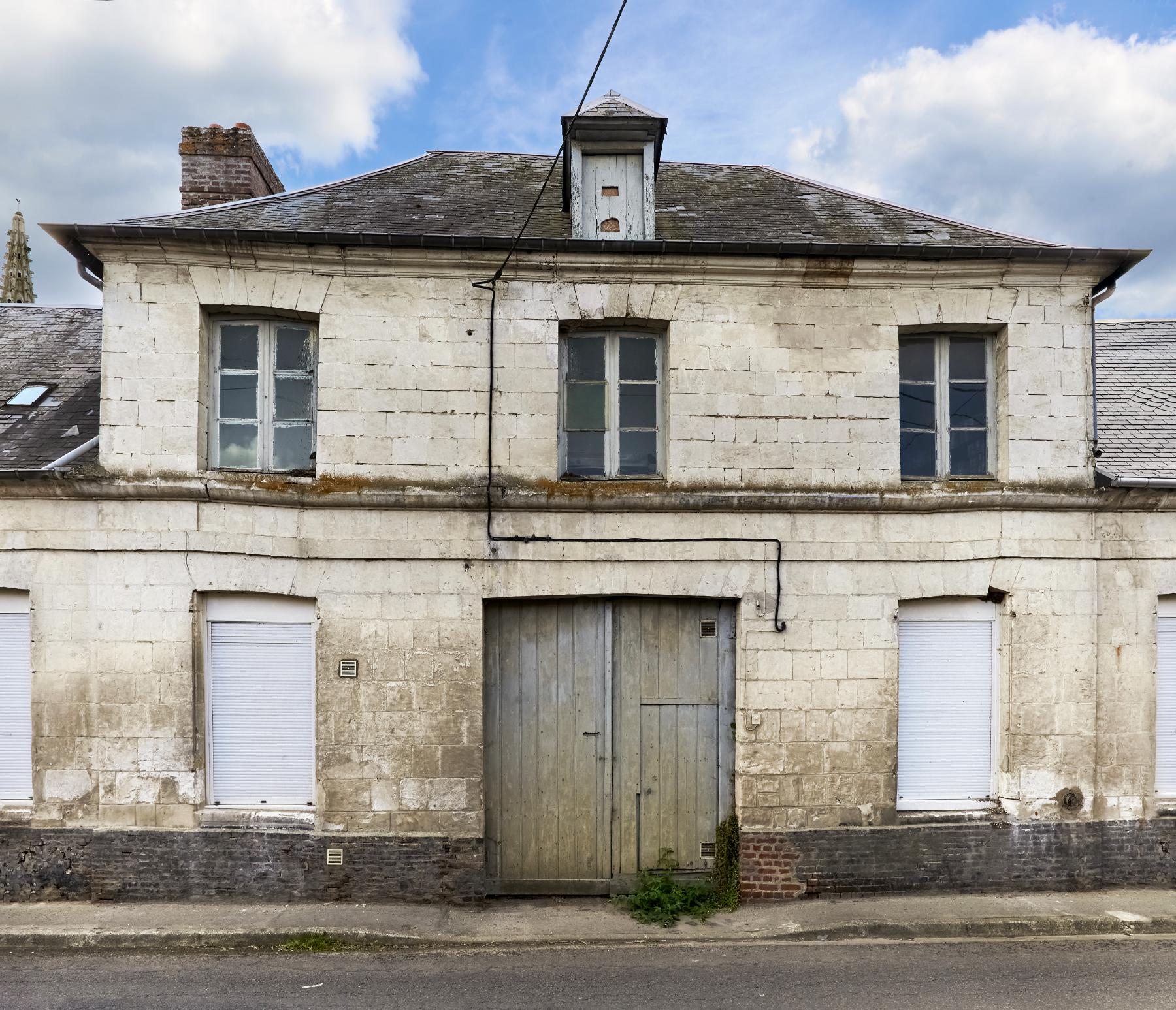 Ancien presbytère et école primaire des filles, aujourd'hui salle des fêtes