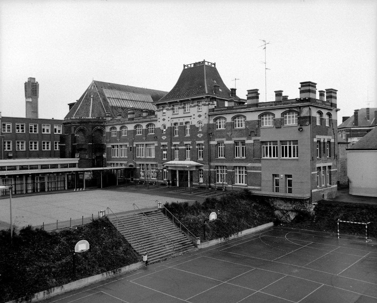 Ancien collège de Jésuites puis collège royal de Maubeuge, collège communal, collège Ernest Coutelle, actuellement pôle culturel Henri-Lafitte