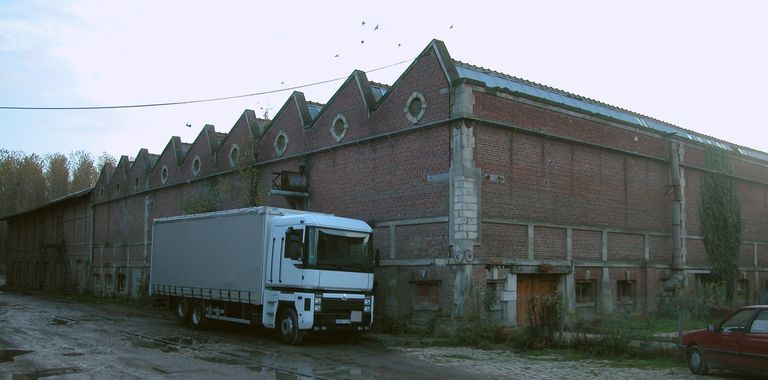 Filature de laine Lefèvre, puis Poiret Frères et Neveu, puis filature de laine et usine de teinturerie des Laines du Bon Pasteur, puis Société des Filatures et Teintureries de Saint-Épin