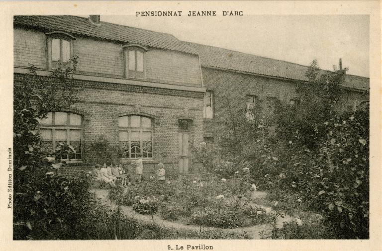 Maison, puis pensionnat Jeanne d'Arc, actuellement école maternelle Notre-Dame des Anges