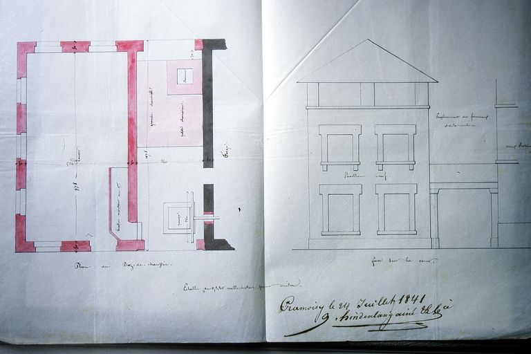 Ancienne filature de laine Lefèvre, puis Hindenbourg, puis Seillière, devenue usine d'isolateurs électriques en porcelaine Parvillée