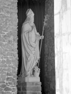 Groupe sculpté : saint Nicolas de Myre