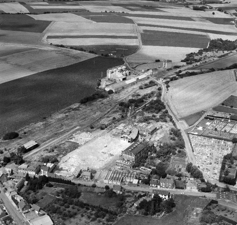 Ancienne usine de traitement des phosphates, dite Société picarde de superphosphates, puis des engrais de Roubaix, puis des engrais Pierre Linet (vestiges)