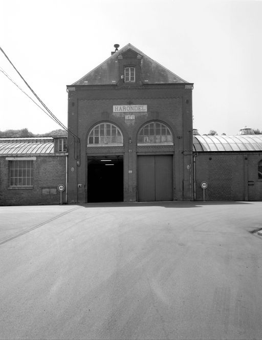 Anciens moulins, puis scierie, devenue filature et tissage de jute Saint Frères à Berteaucourt-les-Dames, dit d'Harondel, puis usine de meubles Sièges de France