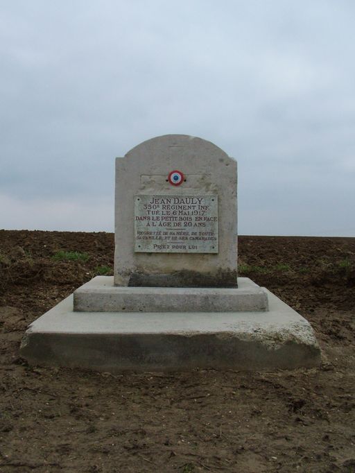 Monument à la mémoire de Jean Dauly à Chevregny