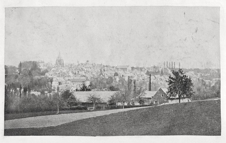 Photographie albuminée : Vue de la ville de Vervins en 1863 depuis le sud