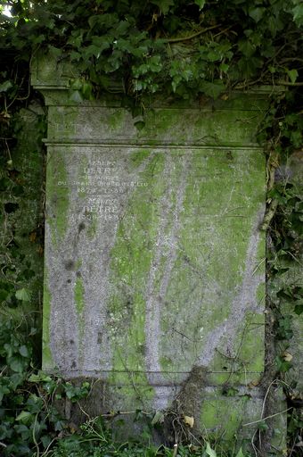 Tombeau (stèle funéraire) des familles Detré-Pauchet et Detré-Saguez