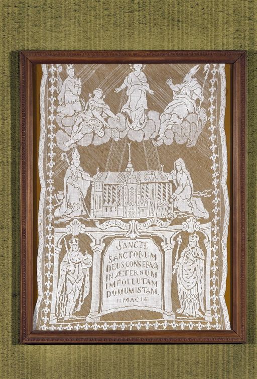 Éléments d'une nappe d'autel : scènes du martyre et de l'invention des reliques de saint Quentin, la collégiale et ses saints protecteurs