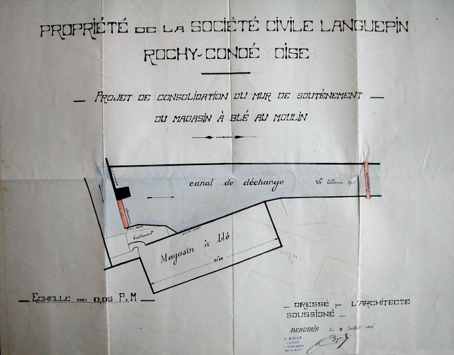 Ancien moulin à foulon et moulin à huile Ducarroy, puis moulin à farine Adam, devenu minoterie et usine de tabletterie Lanquepin, puis minoterie Mahieu, puis Coopérative agricole de Rochy-Condé