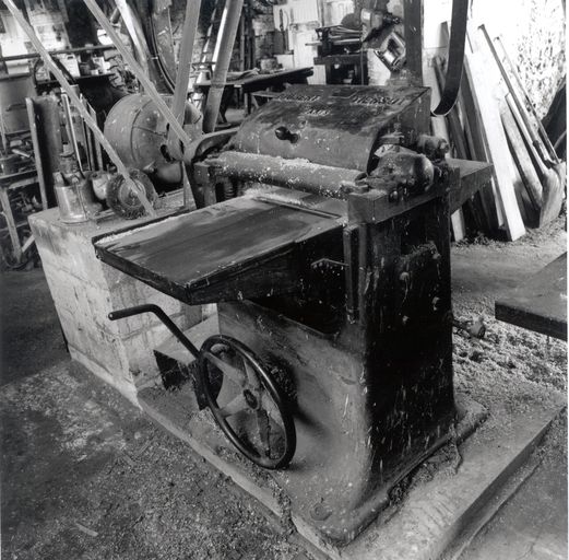 Ancien atelier de polissage de verre optique Michel, puis Courtin, devenu scierie Welnolski